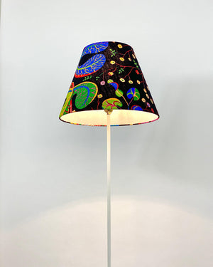 Lampadaire tripode blanc en laiton Josef Frank x J.T. Kalmar (Haus & Garten) #2057