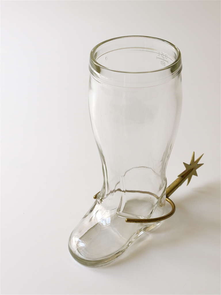 Pichet, vase, verre à boire Carl Auböck en forme de botte avec éperon en laiton, Autriche, années 1950