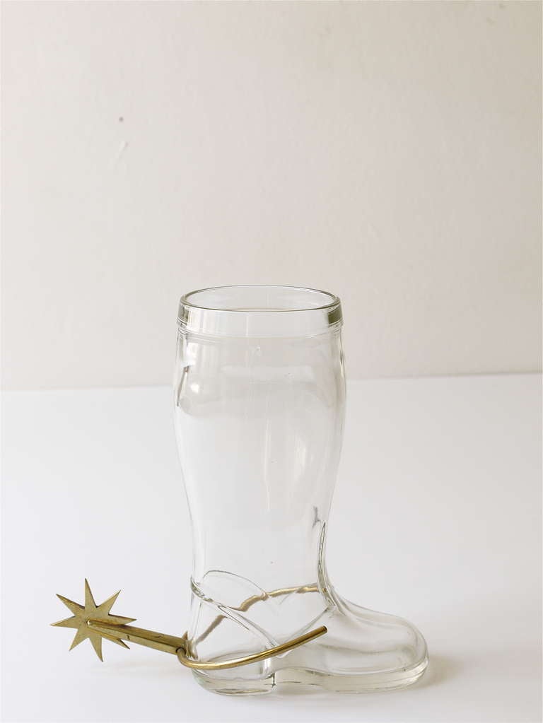Pichet, vase, verre à boire Carl Auböck en forme de botte avec éperon en laiton, Autriche, années 1950