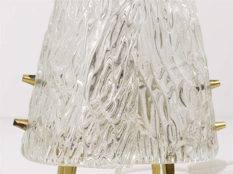Paire de lampes de table Mid-Century J.T. Kalmar en laiton et verre texturé, Autriche, années 1950