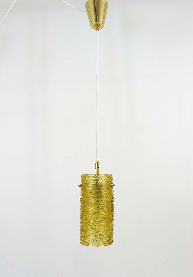 Suspension Mid-Century J.T. Kalmar en laiton et verre tubulaire, Autriche, années 1950