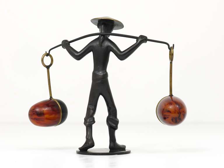 Set salières et poivrières en laiton avec support figurine asiatique par Rohac, Autriche, années 1950