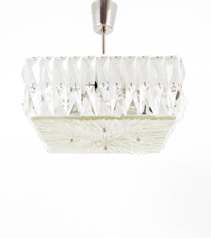 Bakalowits Vienna Midcentury Faceted Crystals Chandelier, Austria, 1960s