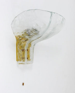 Aplique J.T. Kalmar grande de latón y vidrio hielo con forma de pétalo, Mid-Century, Austria, años 70