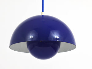 Lámpara colgante Flowerpot esmaltada azul de Verner Panton, Louis Poulsen, Dinamarca, 1969
