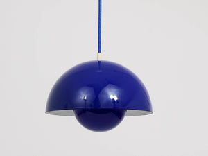 Lámpara colgante Flowerpot esmaltada azul de Verner Panton, Louis Poulsen, Dinamarca, 1969