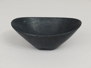 Cuenco o cenicero Carl Aubock Mid-Century de hierro fundido negro