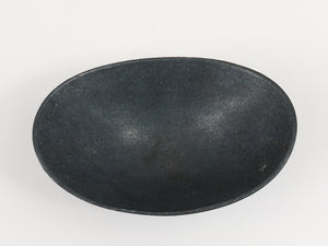 Cuenco o cenicero Carl Aubock Mid-Century de hierro fundido negro