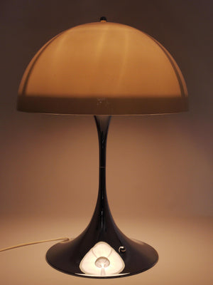 Rara lámpara de mesa Panthella de Verner Panton en cromo con