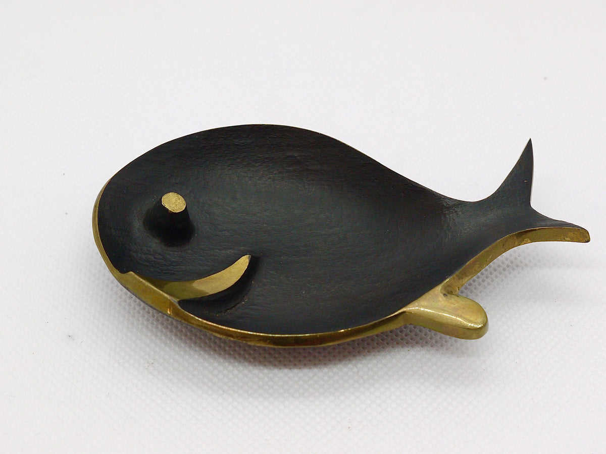 Ciotola o posacenere Walter Bosse a forma di pesce in ottone Mid-Century, Herta Baller, anni 1950