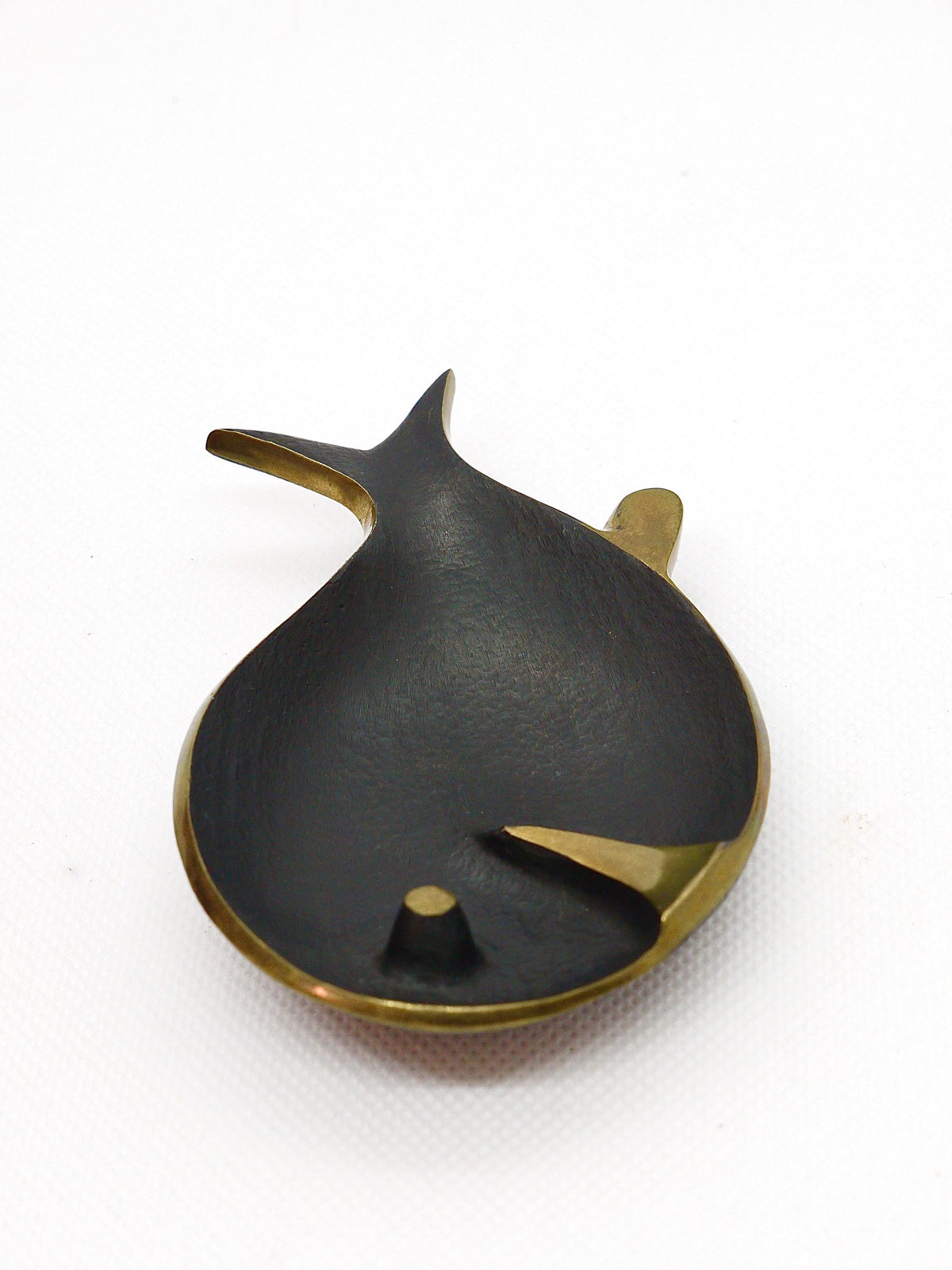 Ciotola o posacenere Walter Bosse a forma di pesce in ottone Mid-Century, Herta Baller, anni 1950