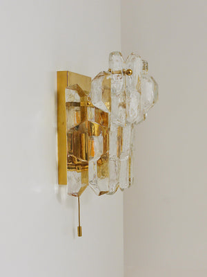 Grande applique Palazzo J. T. Kalmar Mid-Century en laiton doré, 6 verres de cristal Icicle