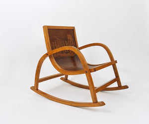 Mecedora infantil de madera curvada Bauhaus, época Brockhage Andrä, Alemania, años 50