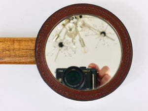Miroir à main et brosse à habits en noyer et cuir Carl Aubock, Autriche, années 1950