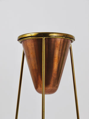 Raro cenicero de pie con trípode de cobre y latón, Carl Auböck