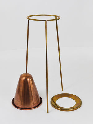 Raro cenicero de pie con trípode de cobre y latón, Carl Auböck