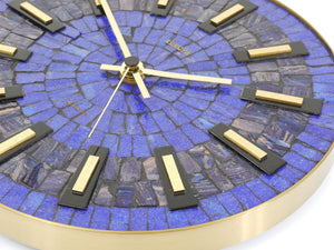 Horloge murale ronde moderniste en mosaïque bleue « Europa »