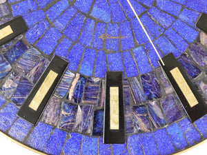 Horloge murale ronde moderniste en mosaïque bleue « Europa »