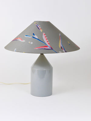 Lámpara de mesa posmoderna y colorida, Italia, años 80