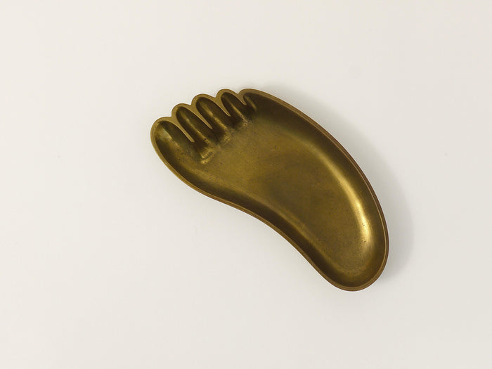 Werkstätte Hagenauer Sculptural Foot Bowl or Tray, Midcentury, Brass, Austria