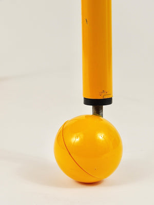 Table basse ou d'appoint postmoderne de Tord Björklund, style Memphis, Suède, années 1980
