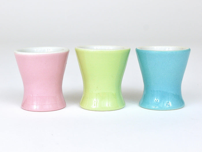 6 Midcentury Pastel Daisy Porcelain Egg Cups, Lilien, Austria, 1950s