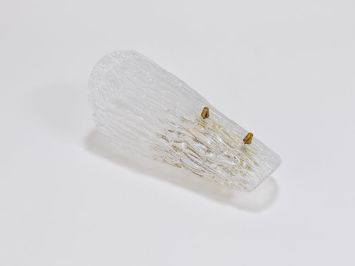 One Kalmar Midcentury Brass & Textured Glass Scone Wall Light, Austria, 1950s