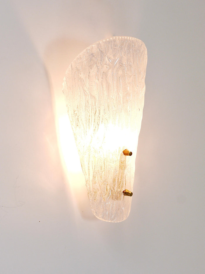 One Kalmar Midcentury Brass & Textured Glass Scone Wall Light, Austria, 1950s