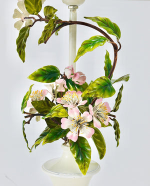 Lampada da tavolo Salvadori in toleware dipinta a mano con fiori di melo selvatico, Italia, anni 1950
