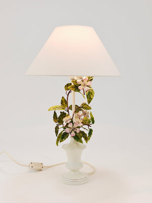Lampada da tavolo Salvadori in toleware dipinta a mano con fiori di melo selvatico, Italia, anni 1950