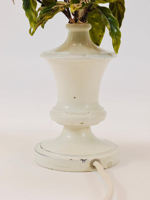 Lampada da tavolo Salvadori in toleware dipinta a mano con fiori di melo selvatico, Italia, anni 1950