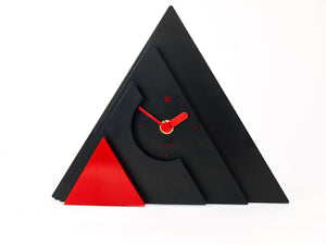 Reloj de sobremesa o mesa piramidal posmoderno de Makiko Taniguchi, Japón, años 80