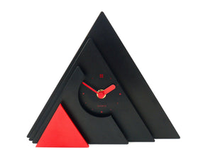 Reloj de sobremesa o mesa piramidal posmoderno de Makiko Taniguchi, Japón, años 80