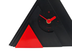 Reloj de sobremesa o mesa piramidal posmoderno de Makiko Taniguchi, Japón, años 80