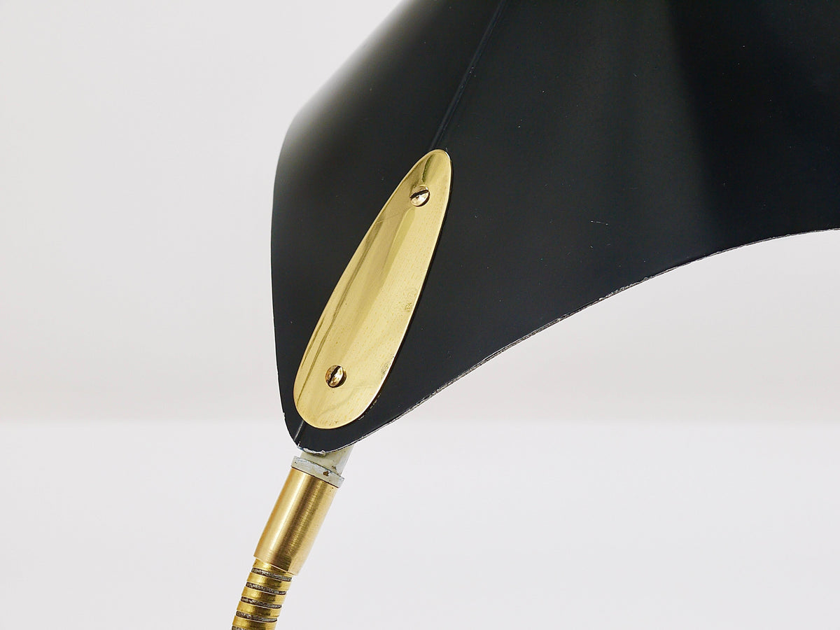 Lámpara de mesa o escritorio Cosack Cobra negra de latón, Mid-Century, años 50, estilo Stilnovo