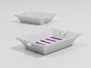 Paire de cendriers Augarten Vienna en fine porcelaine violette, Mid-Century, Autriche, années 1950