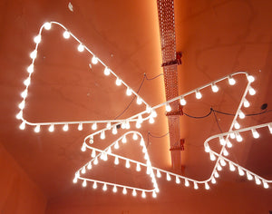 Impressionnant et grand lustre sculpture lumineuse à triangles, style Gino Sarfatti, années 1950