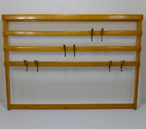 Grand porte-manteau mural Carl Auböck Mid-Century en hêtre avec 8 crochets en laiton, années 1950