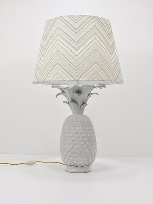 Lampe de table Hollywood Regency ananas blanc dans le style de Tommaso Barbi, Italie, années 1970
