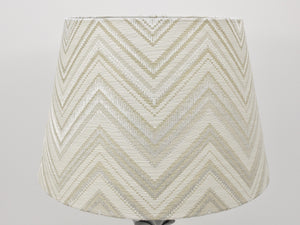 Lampe de table Hollywood Regency ananas blanc dans le style de Tommaso Barbi, Italie, années 1970
