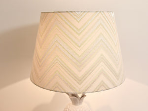 Lampe de table Hollywood Regency ananas blanc dans le style de Tommaso Barbi, Italie, années 1970