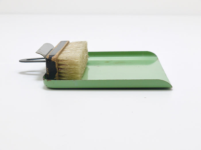 Marianne Brandt Avantgarde Bauhaus „Mignon" Table Brush Dustpan Set, 1930s