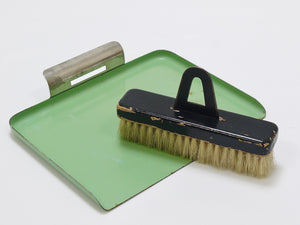 Marianne Brandt Avantgarde Bauhaus „Mignon" Table Brush Dustpan Set, 1930s