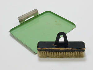 Marianne Brandt Avantgarde Bauhaus „Mignon" Table Brush Dustpan Set, 1930s