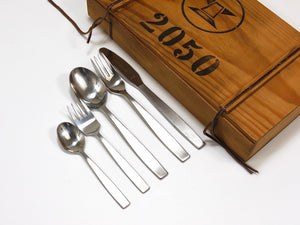 Cubertería Helmut Alder Amboss 2050 en su caja original para seis, 30 piezas, Austria, años 50