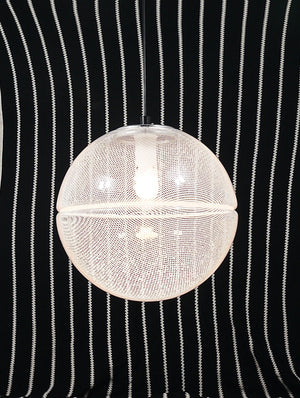 Lámpara colgante globo Op-Art posmoderna a rayas, de Harvey Guzzini para Meblo, años 70