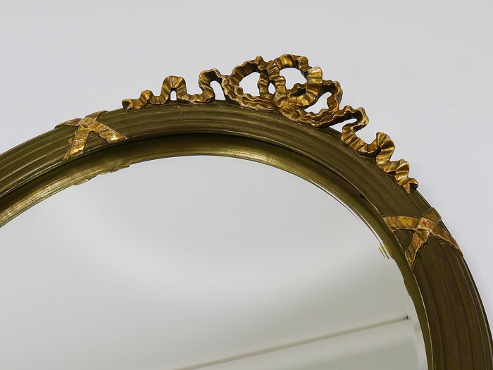 Neoclassical Oval Gilt Wood Gustavian Style Faceted Wall Mirror, Italy, 1900s