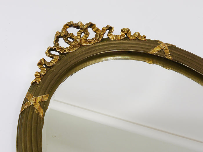 Neoclassical Oval Gilt Wood Gustavian Style Faceted Wall Mirror, Italy, 1900s