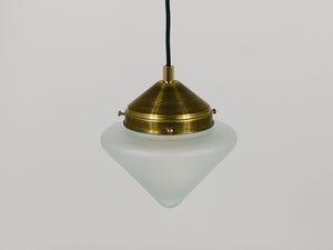 Bis zu 7 Art déco Hängeleuchten aus Messing mit konischen Glasschirmen, Wien 1930er-Jahre