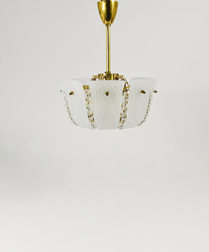 Petit lustre panier courbé J.T. Kalmar, laiton & verre, Autriche, années 1950